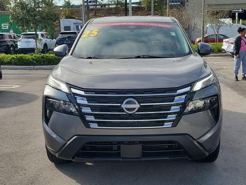 2025 Nissan Rogue SV