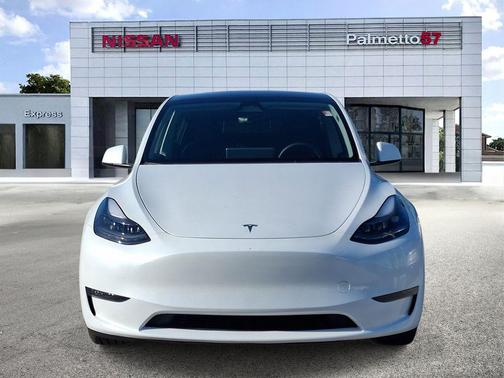 Pearl White Multi 2024 Tesla Model Y Long Range
