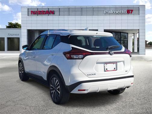 2022 Nissan Kicks SV