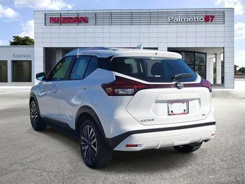 2022 Nissan Kicks SV