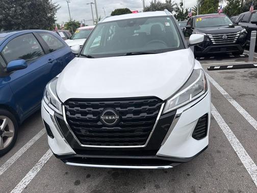 2022 Nissan Kicks SV