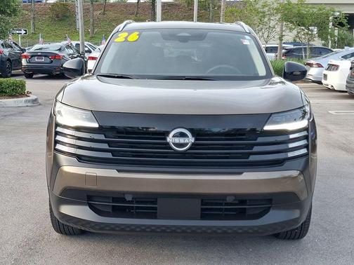 Canyon Bronze M 2026 Nissan Kicks SV