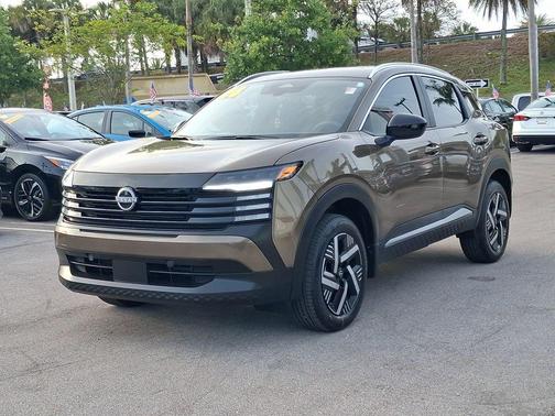 Canyon Bronze M 2026 Nissan Kicks SV