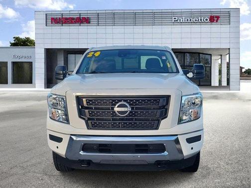 2024 Nissan Titan XD SV