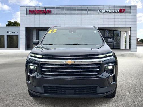 Black Metallic 2025 Chevrolet Traverse LT