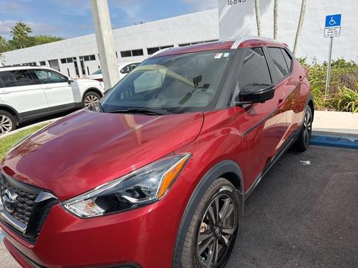 2020 Nissan Kicks SR