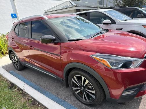 2020 Nissan Kicks SR