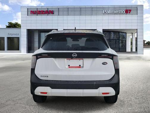 2026 Nissan Kicks SV