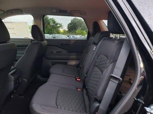 2025 Nissan Pathfinder S