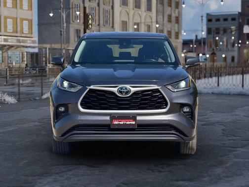 2021 Toyota Highlander LE