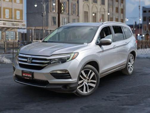 Lunar Silver Metallic 2016 Honda Pilot Touring