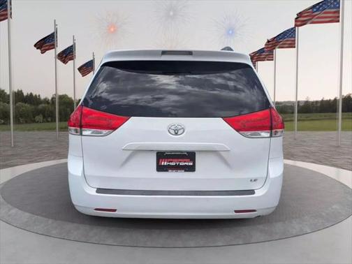 2011 Toyota Sienna LE