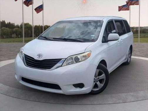 2011 Toyota Sienna LE