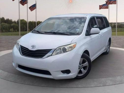 2011 Toyota Sienna LE