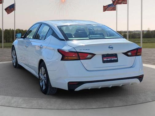2022 Nissan Altima S FWD