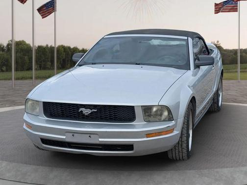 2005 Ford Mustang Deluxe