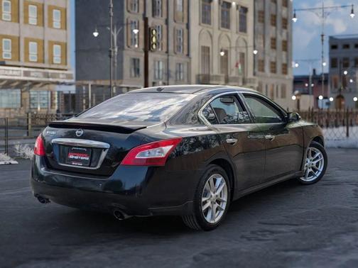 Black 2011 Nissan Maxima SV