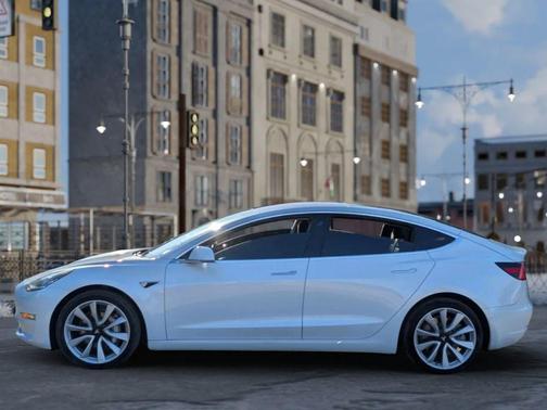 Pearl White Multi-Coat 2018 Tesla Model 3 Long Range