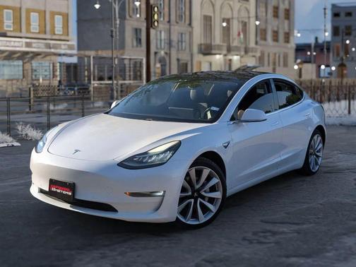 Pearl White Multi-Coat 2018 Tesla Model 3 Long Range