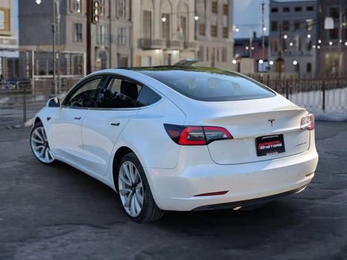 Pearl White Multi-Coat 2018 Tesla Model 3 Long Range