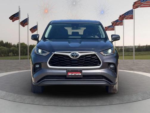 2021 Toyota Highlander LE