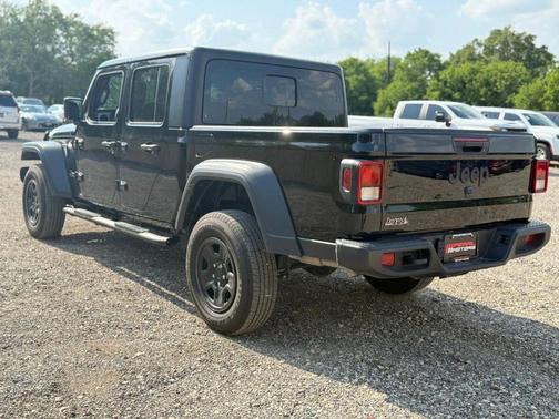 2024 Jeep Gladiator Sport