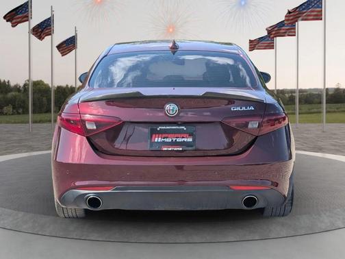 2017 Alfa Romeo Giulia Base