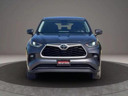 2021 Toyota Highlander LE