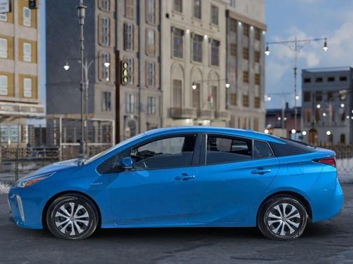 2022 Toyota Prius LE