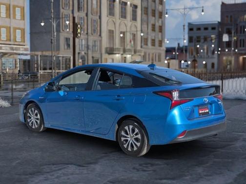2022 Toyota Prius LE