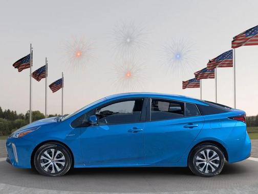 2022 Toyota Prius LE
