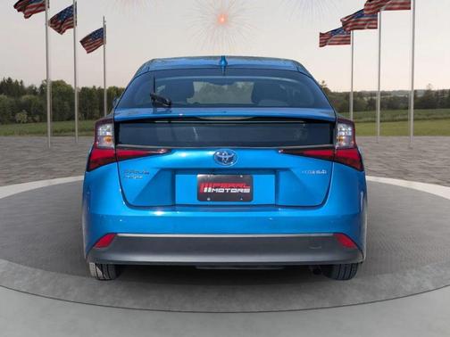 2022 Toyota Prius LE