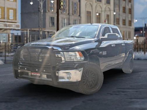 Brilliant Black Crystal Pearlcoat 2018 RAM 1500 Big Horn
