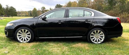 2012 Lincoln MKS Base