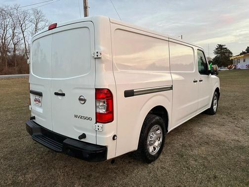 2018 Nissan NV Cargo NV2500 HD SV V6/SV V8