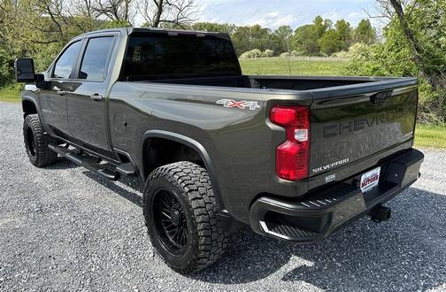 Greenstone 2022 Chevrolet Silverado 2500 Custom