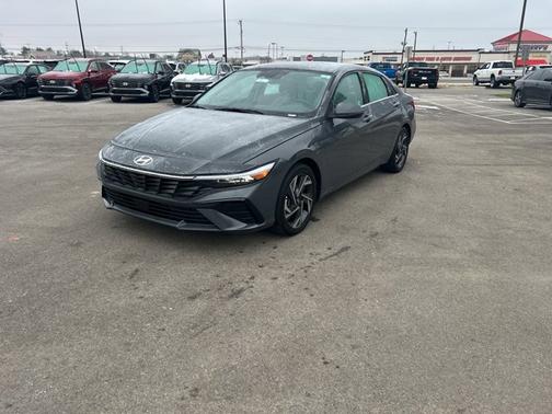 2025 Hyundai ELANTRA Limited