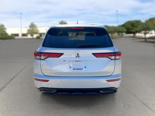 2022 Mitsubishi Outlander Black Edition 2WD