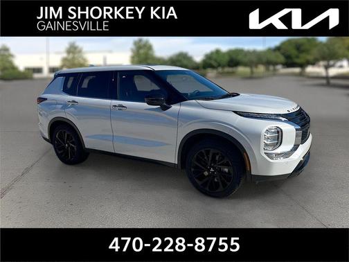 2022 Mitsubishi Outlander Black Edition 2WD