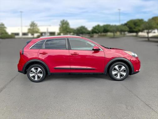 2017 Kia Niro LX