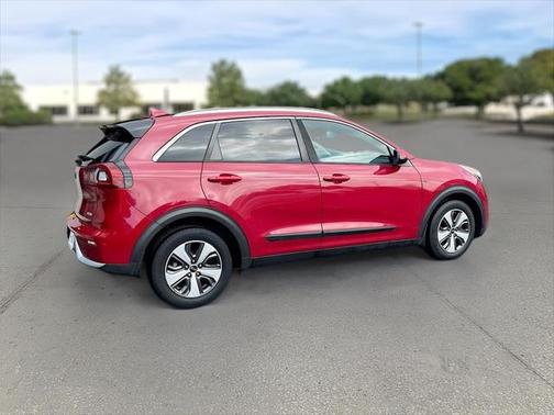2017 Kia Niro LX