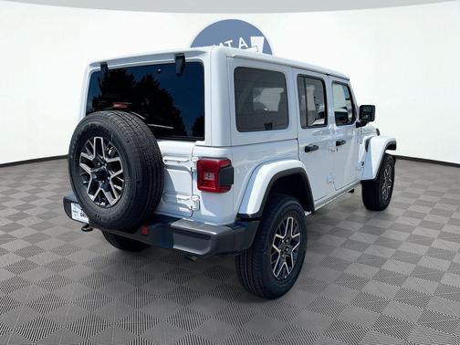 Bright White Clearcoat 2025 Jeep Wrangler 4-Door Sahara 4x4