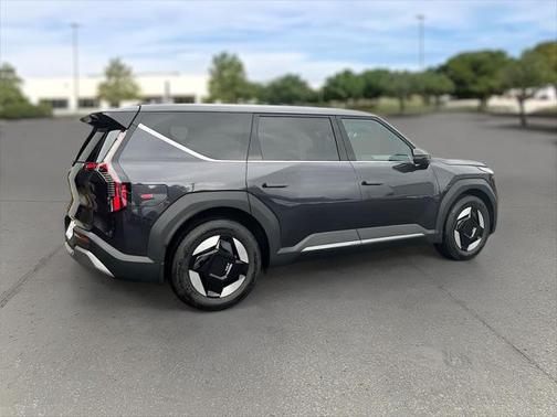2026 Kia EV9 Light Long Range