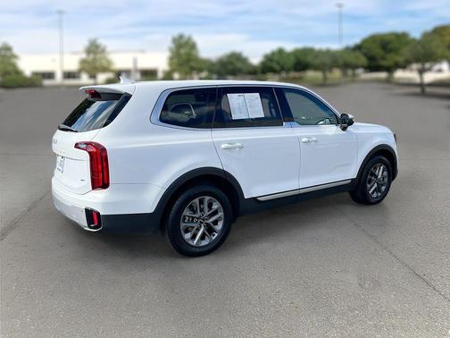 2023 Kia Telluride LX