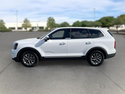 2023 Kia Telluride LX