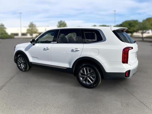 2023 Kia Telluride LX