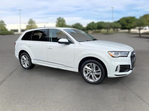 2022 Audi Q7 55 Premium Plus