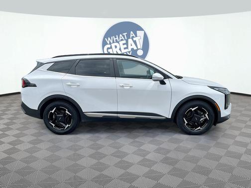Glacial White Pearl 2026 Kia Sportage EX
