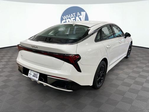 Snow White Pearl 2025 Kia K5 LXS