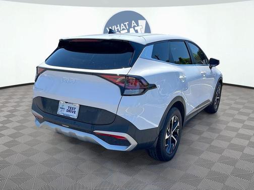 Glacial White Pearl 2025 Kia Sportage EX